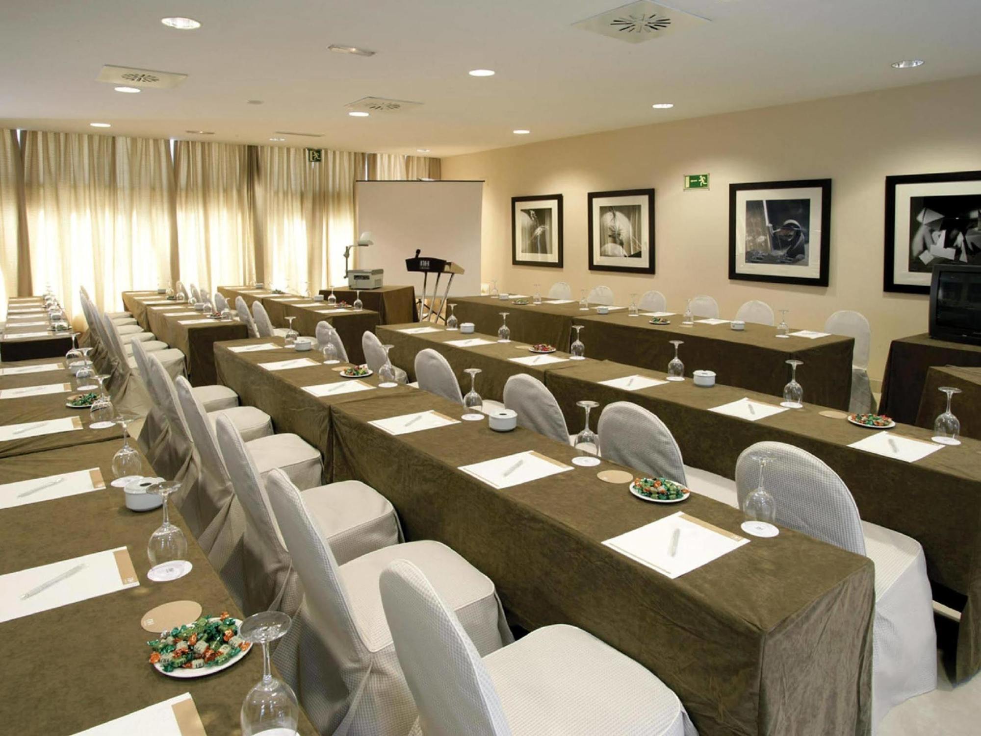 Nh Alcorcon Hotel Exterior foto